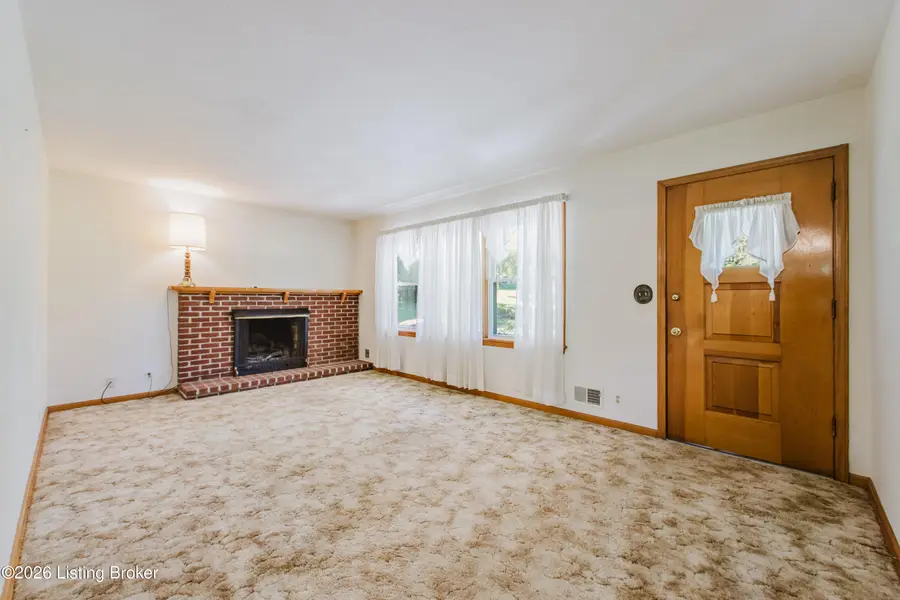 10122 Mary Dell Ln, Jeffersontown, KY 40299 - #2