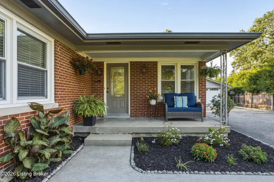 8811 Waltlee Rd, Louisville, KY 40291 - #3