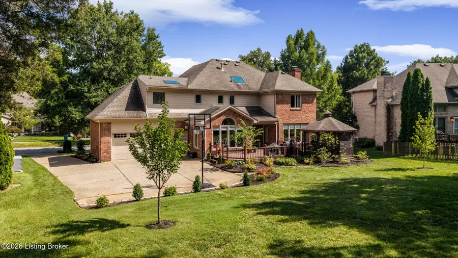 800 Lake Forest Pkwy, Louisville, KY 40245 - #2