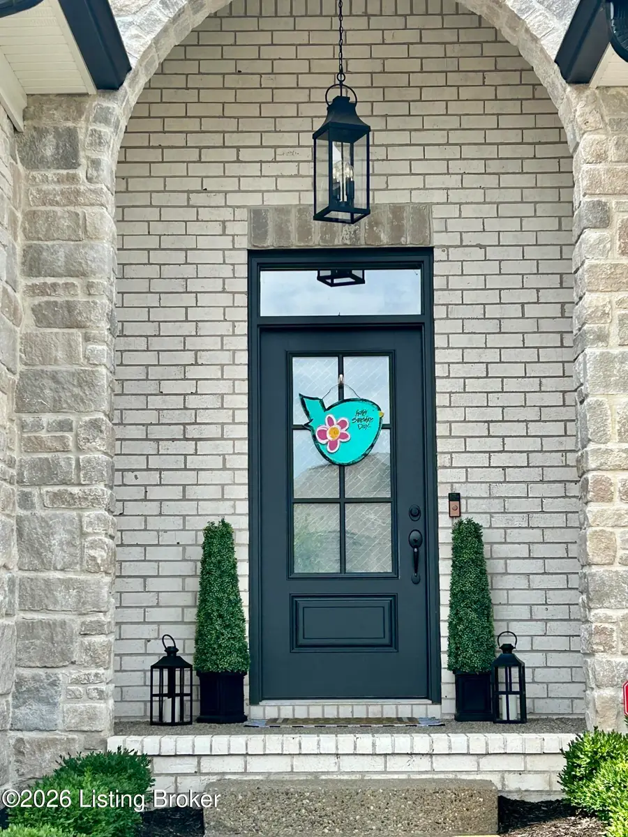 228 Maple Valley Rd, Louisville, KY 40245 - #2