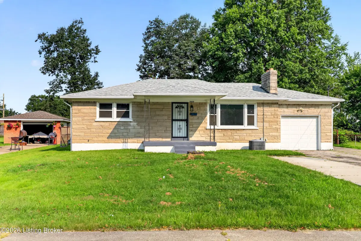 3009 Teakwood Cir, Louisville, KY 40216 - #1