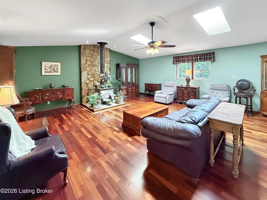 8203 Flicker Pl, Louisville, KY 40214 - #2