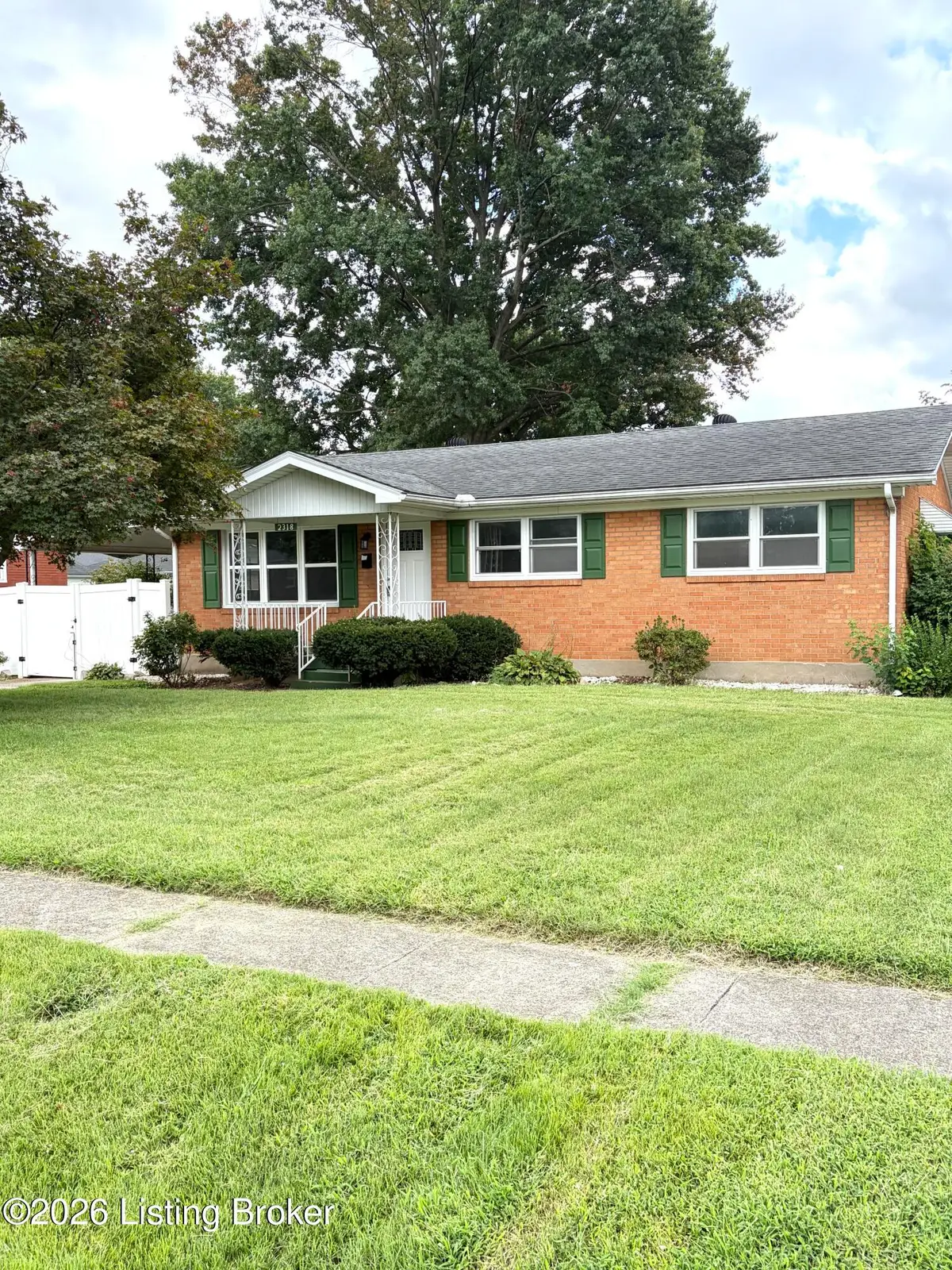 2318 Mary Catherine Dr, Louisville, KY 40216 - #1