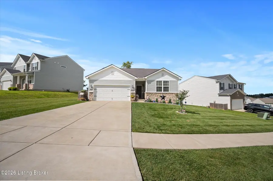 4002 White Pine Ln, La Grange, KY 40031 - #2