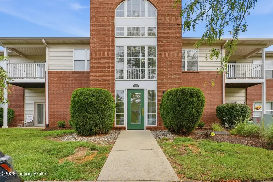 9405 Magnolia Ridge Dr #204, Louisville, KY 40291 - #2