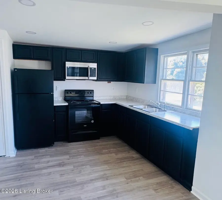 2915 1/2 Dixie Hwy, Louisville, KY 40216 - #2