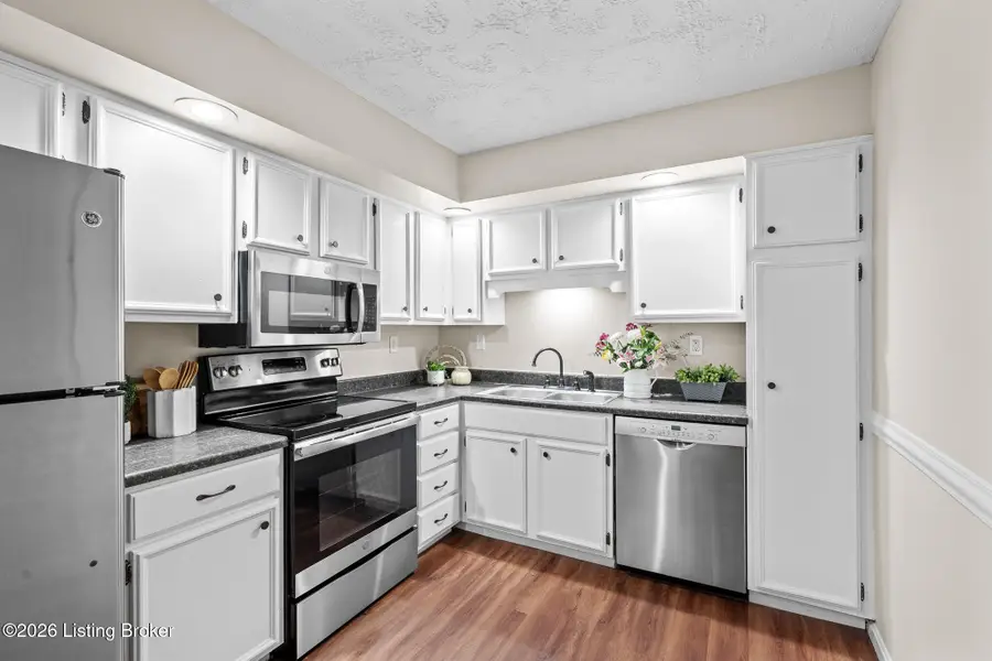 4875 Sherburn Ln #UNIT 2J, Louisville, KY 40207 - #2
