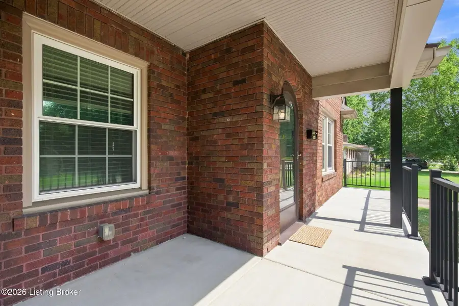 3909 Glen Oak Dr, Louisville, KY 40218 - #3