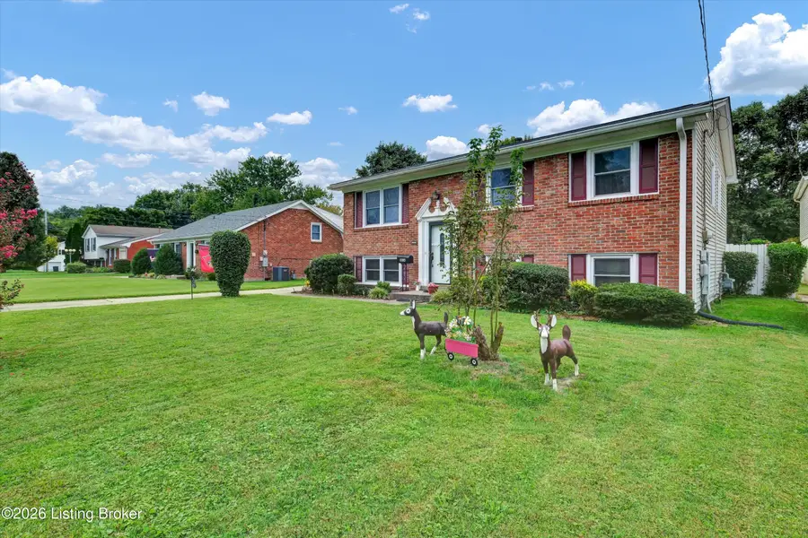 8014 Broadfern Dr, Louisville, KY 40291 - #3