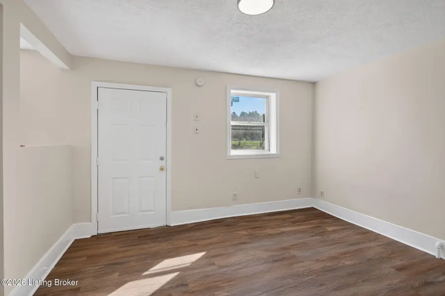 1038 Sylvia St, Louisville, KY 40217 - #3