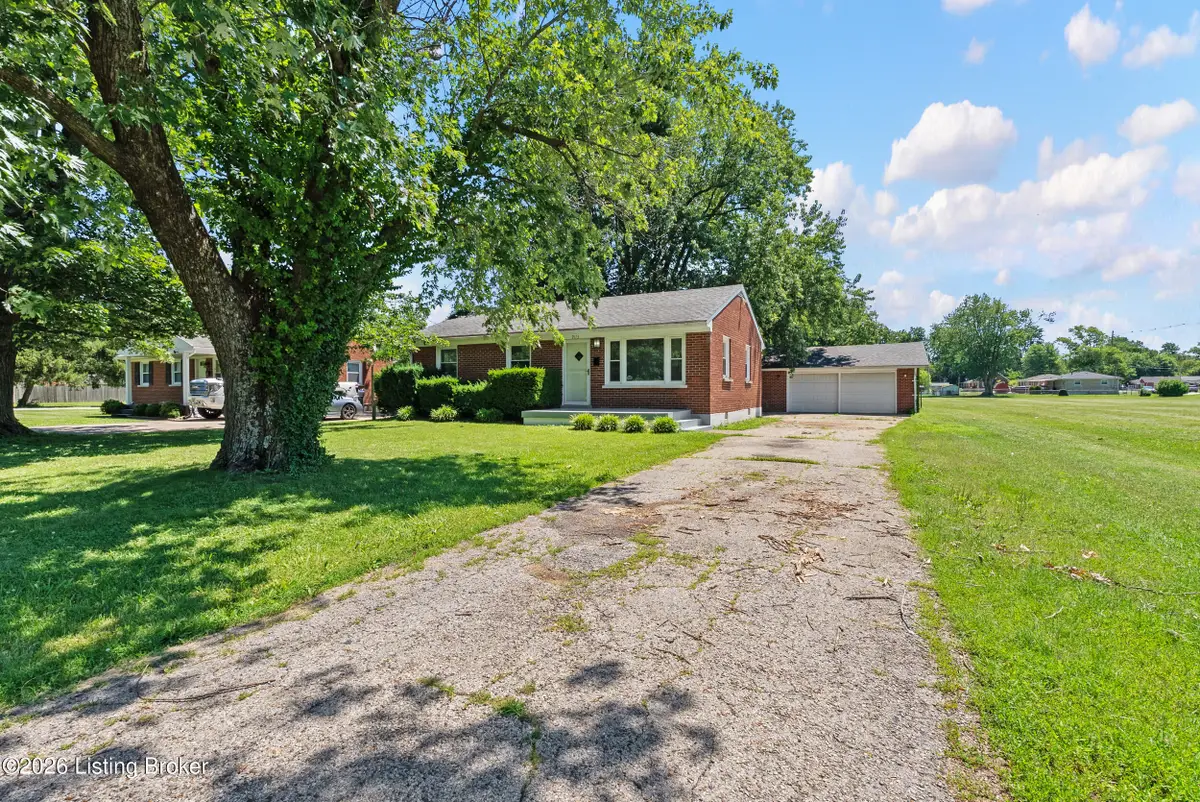 9115 Thompson Ln, Louisville, KY 40258 - #1