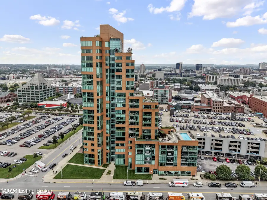 222 E Witherspoon St #902, Louisville, KY 40202 - #2