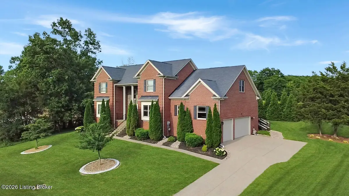 677 Oak Creek Dr, Mount Washington, KY 40047 - #1