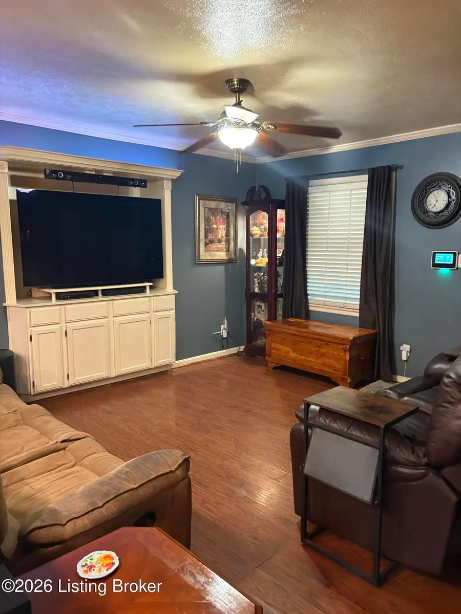7502 Hallmark Dr, Louisville, KY 40258 - #2