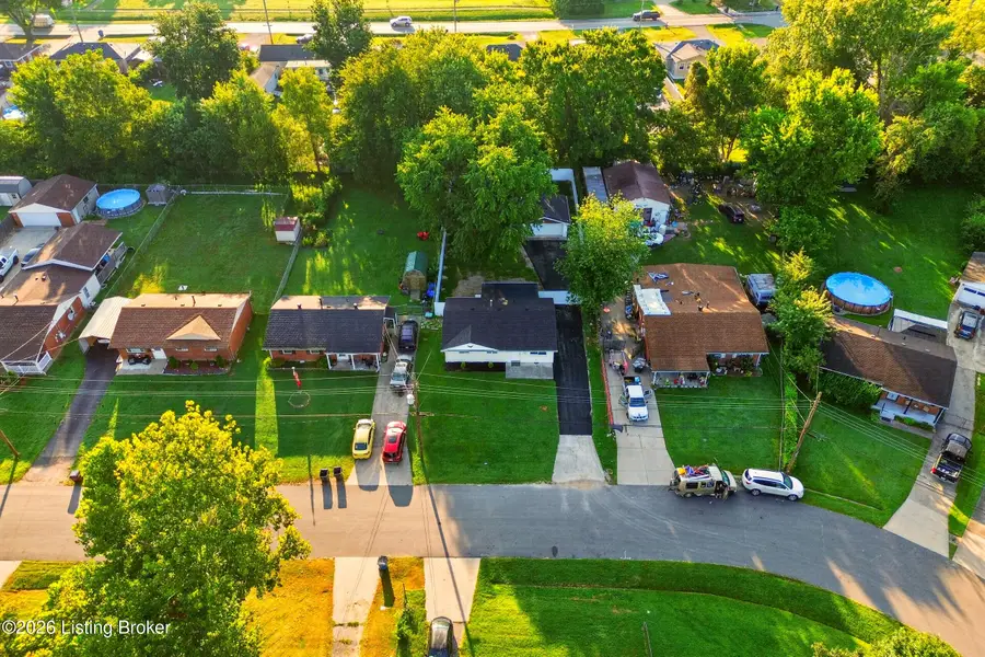 9817 Saturn Dr, Louisville, KY 40229 - #2