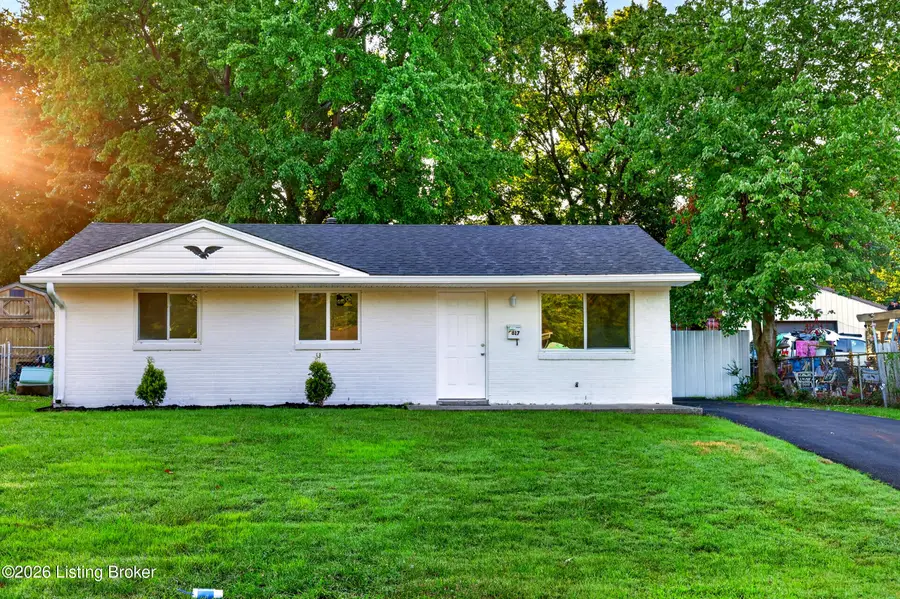 9817 Saturn Dr, Louisville, KY 40229 - #3