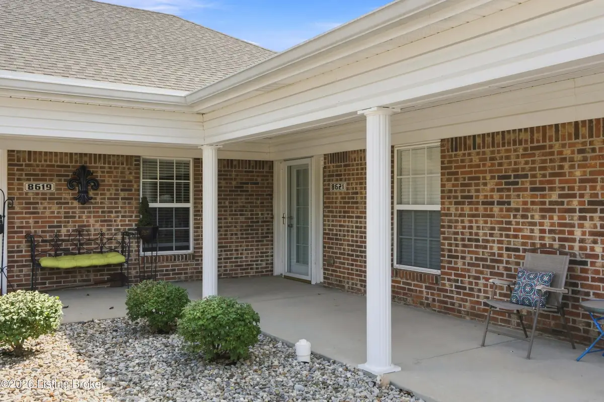 8621 Applegate Village Dr, Louisville, KY 40219 - #1