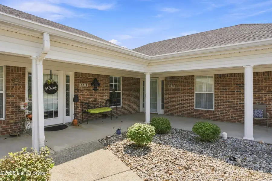 8621 Applegate Village Dr, Louisville, KY 40219 - #2