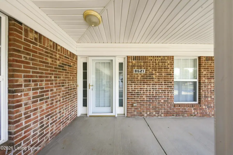 8621 Applegate Village Dr, Louisville, KY 40219 - #3