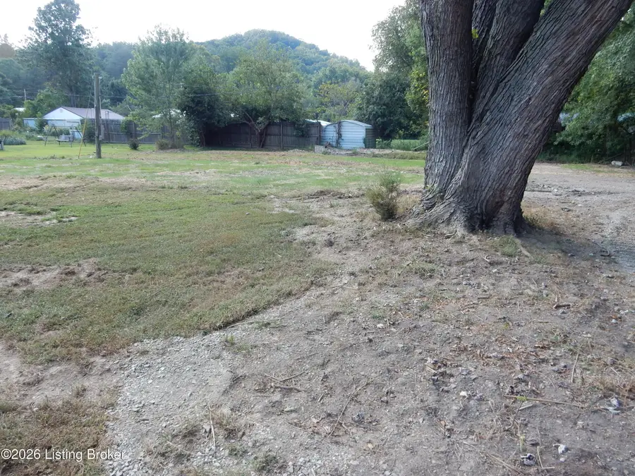 172 Lisa Dr, Shepherdsville, KY 40165 - #3