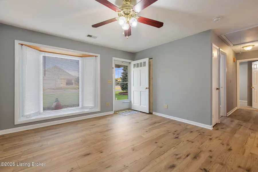 6413 Venango Dr, Louisville, KY 40258 - #3