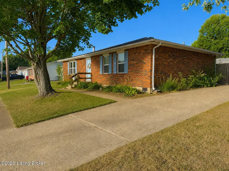 102 Heather Ct, Radcliff, KY 40160 - #2