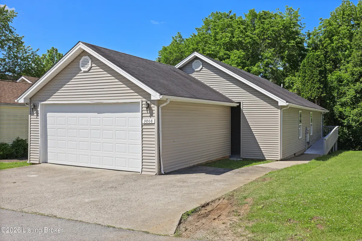 9808 Williamsborough Ln, Louisville, KY 40291 - #1