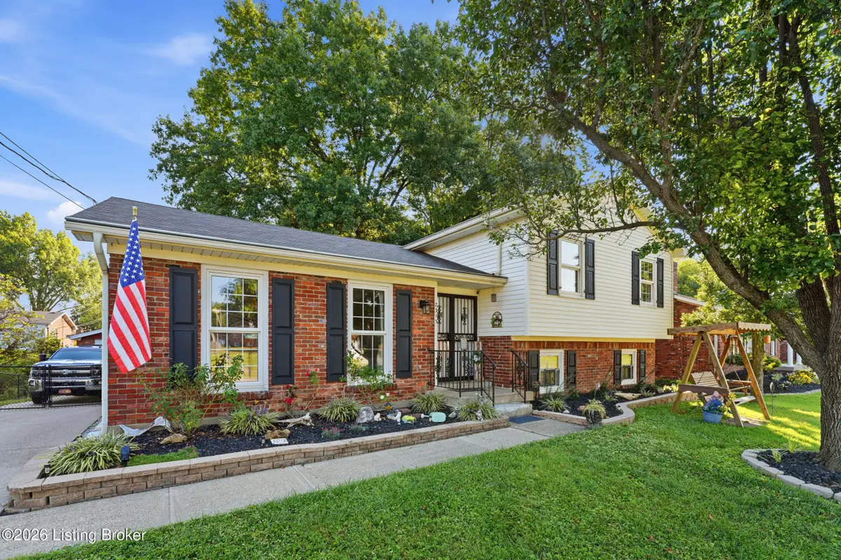 2313 Steeplechase Dr, Louisville, KY 40299 - #1