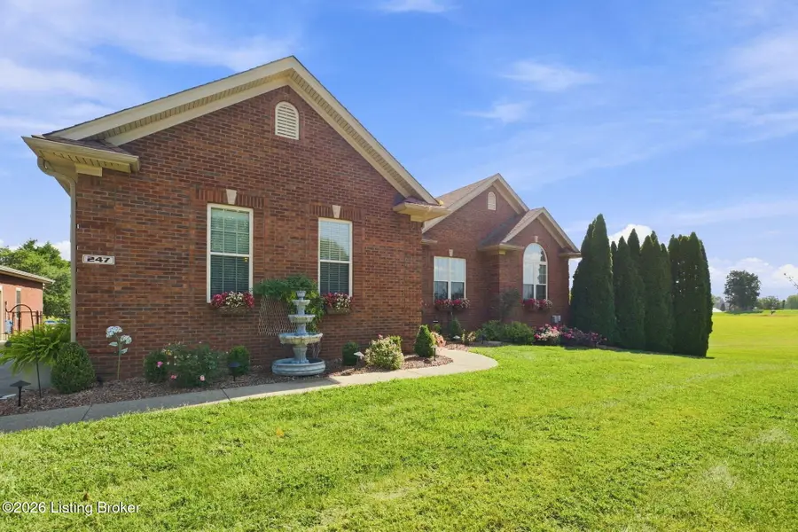 247 Sunray Dr, Shepherdsville, KY 40165 - #3