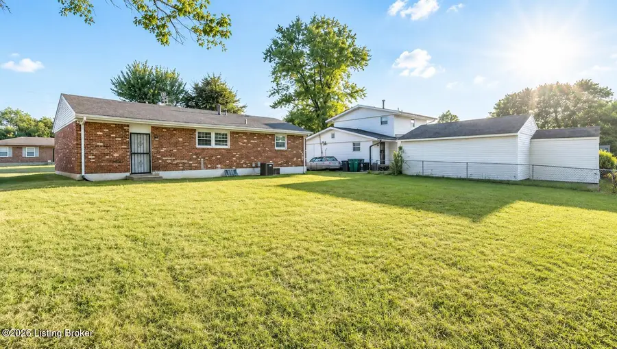 5301 Red Fern Rd, Louisville, KY 40218 - #2