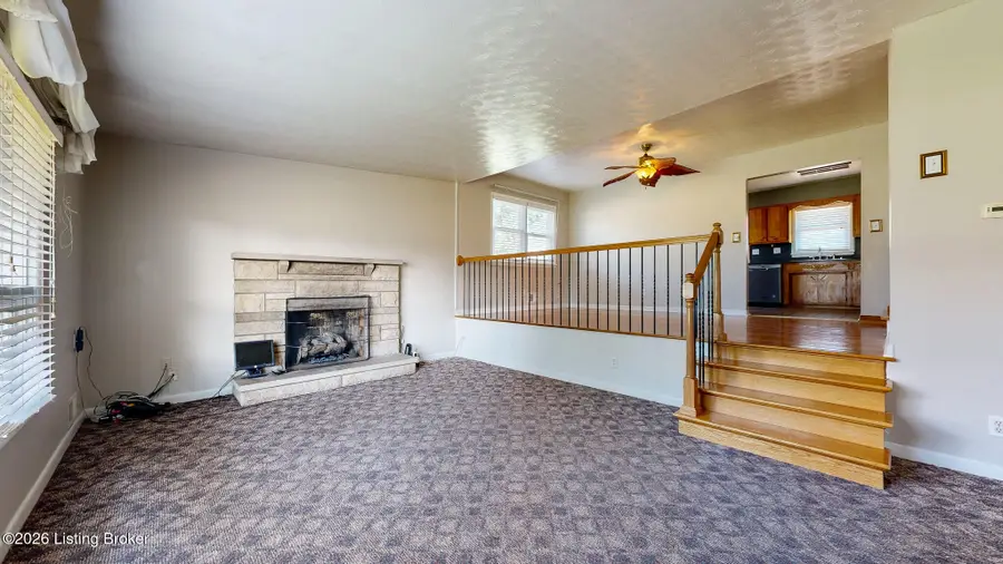 305 Harpers Ferry Rd, Louisville, KY 40214 - #2