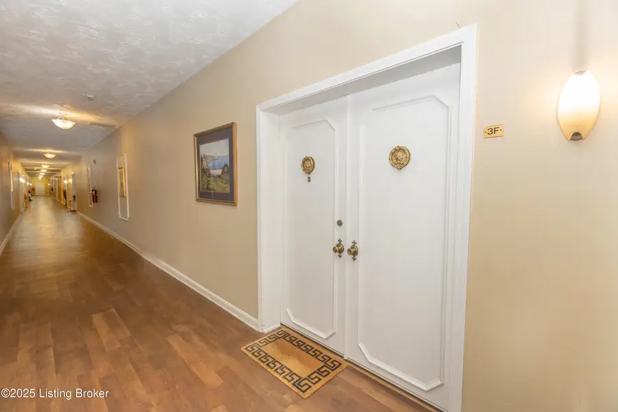 740 Zorn Ave #3F, Louisville, KY 40206 - #2