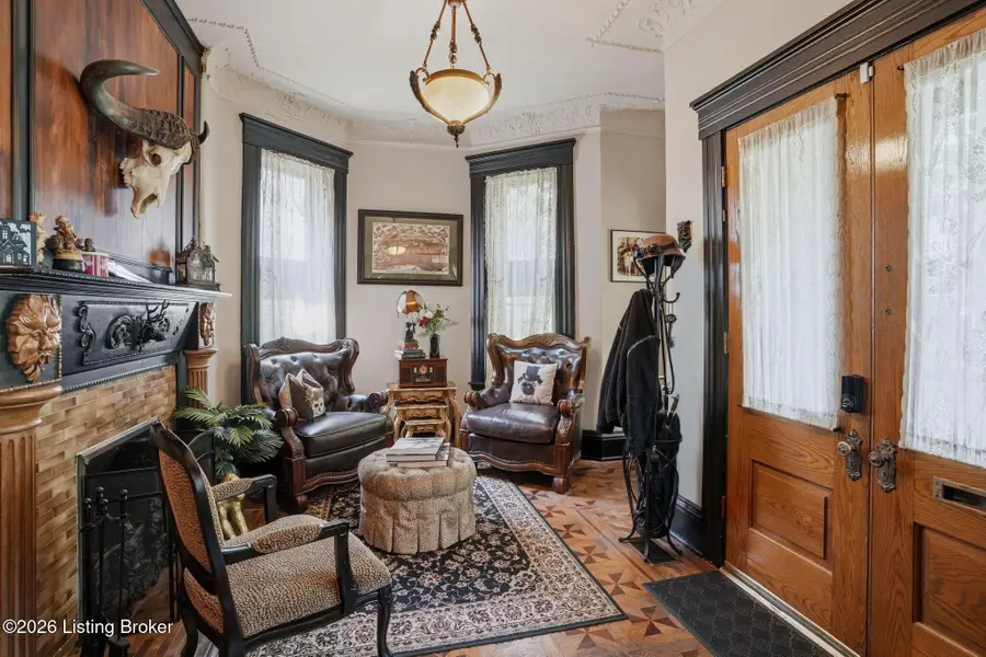 504 Belgravia Ct, Louisville, KY 40208 - #3