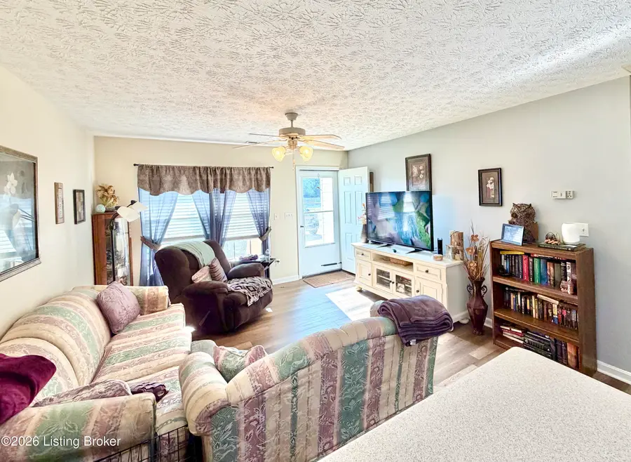 111 Clover Ct, Radcliff, KY 40160 - #3