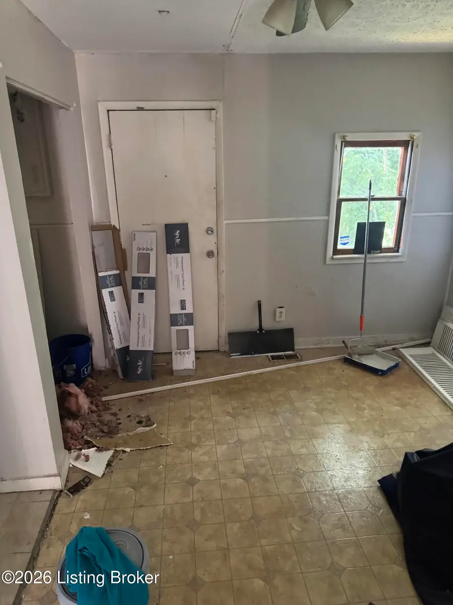 2515 Howard St, Louisville, KY 40211 - #2