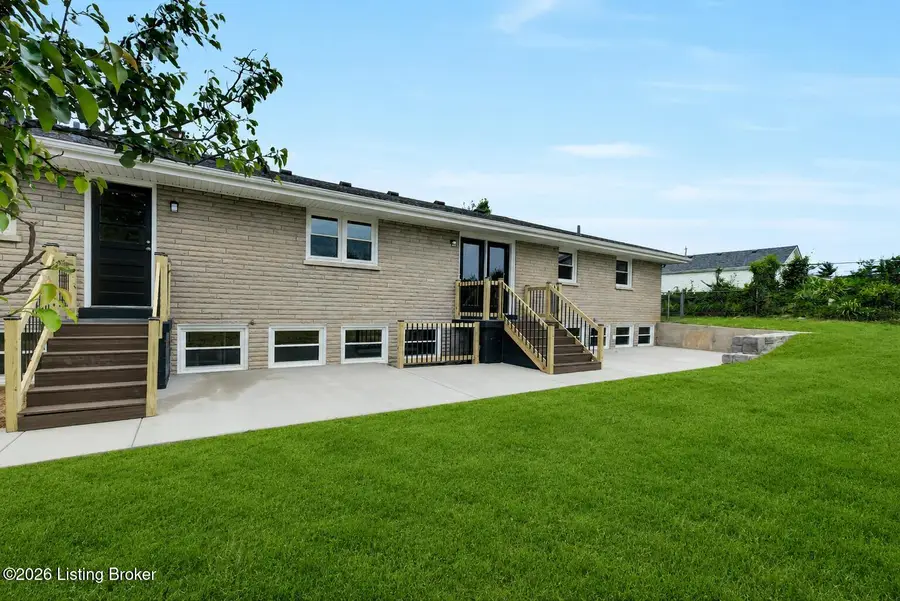 334 S Bardstown Rd, Mount Washington, KY 40047 - #2