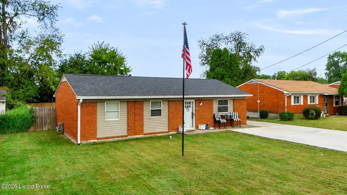 921 Blossom Rd, Louisville, KY 40229 - #1