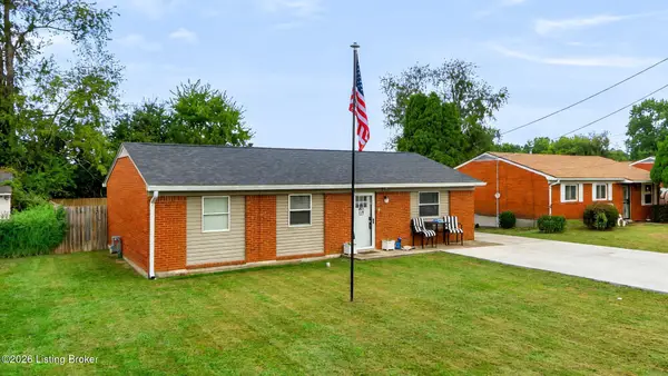 921 Blossom Rd, Louisville, KY 40229