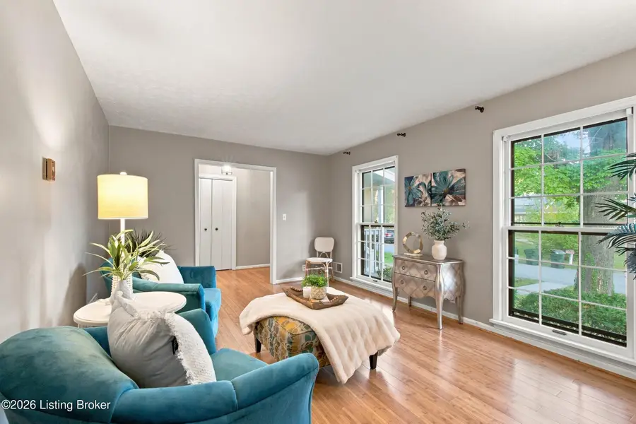 8600 Chipstone Ct, Louisville, KY 40299 - #2