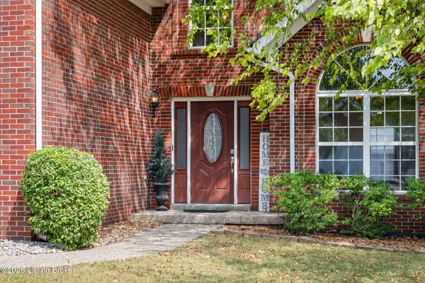 16513 Taunton Vale Rd, Louisville, KY 40245