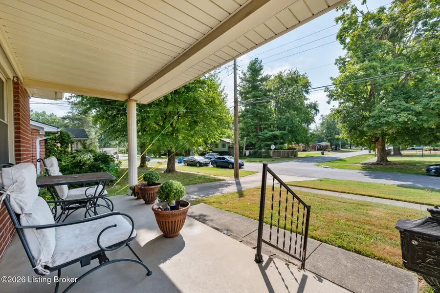 5507 Chestnutwood Way, Louisville, KY 40272 - #3