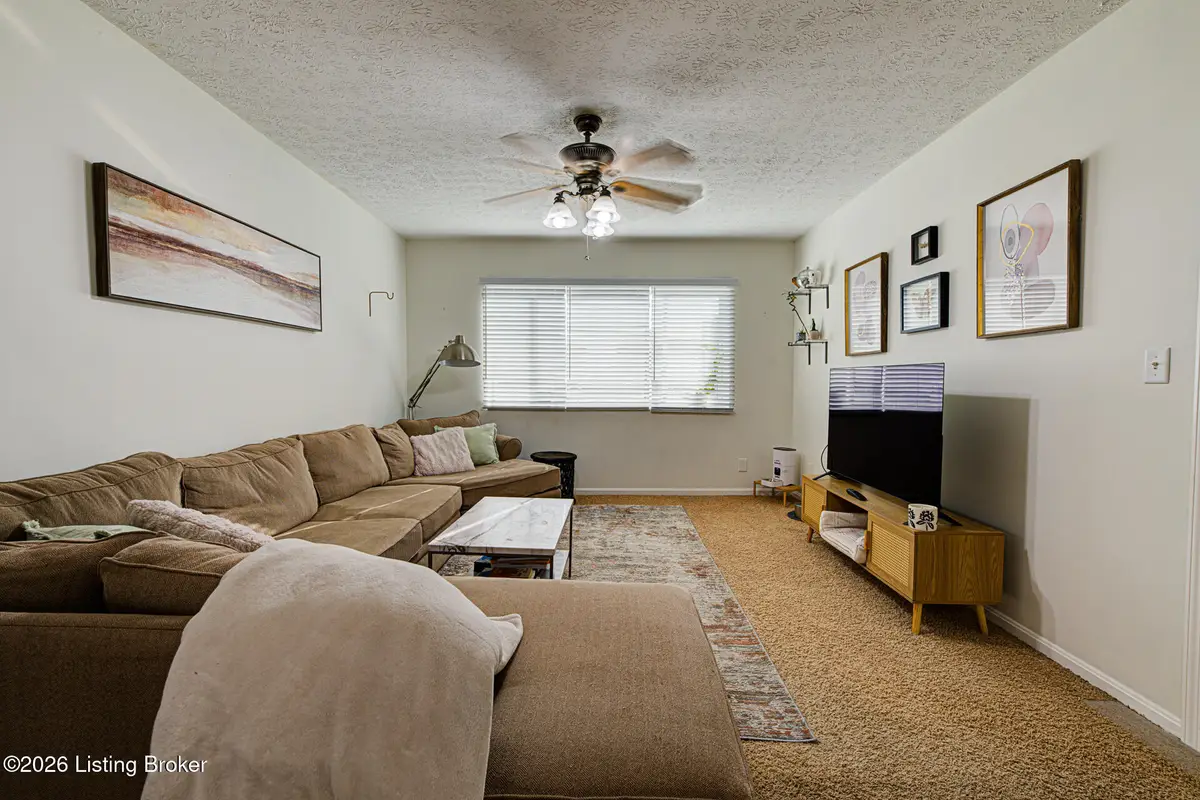 302 Casa Bella Ct, Louisville, KY 40220 - #1