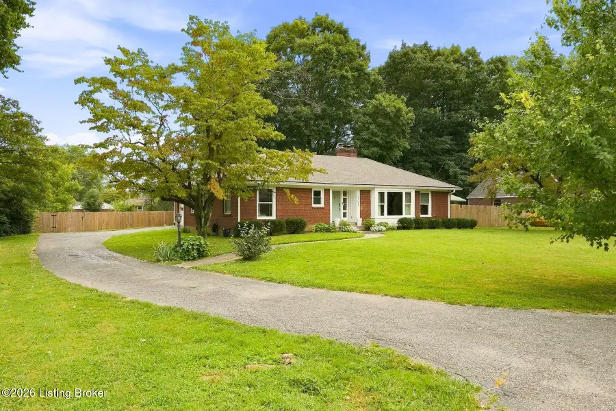 2208 Bashford Manor Ln, Louisville, KY 40218 - #3