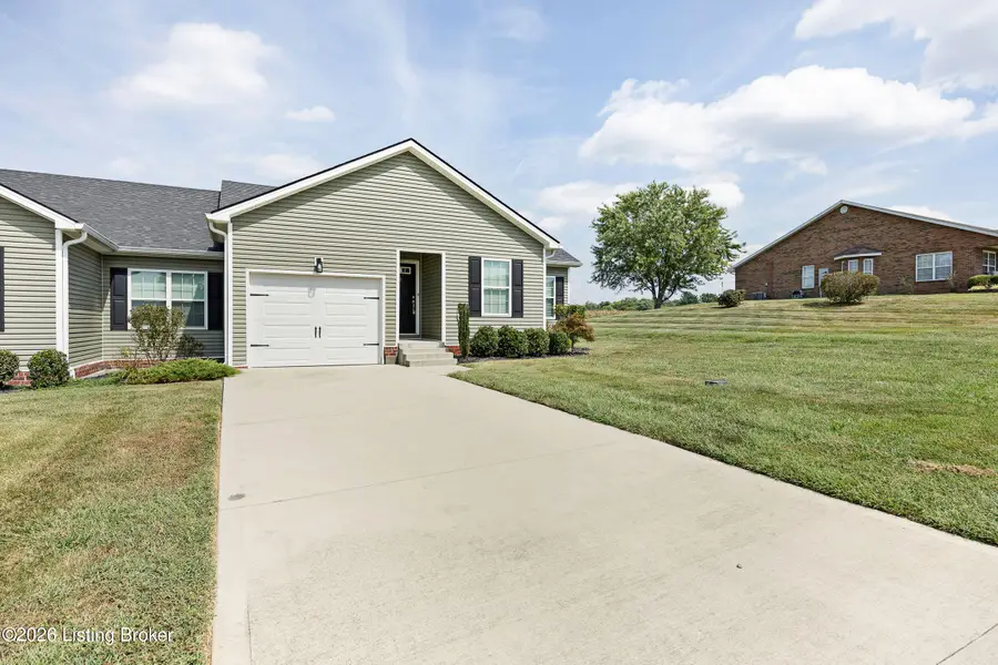 220 Bluegrass Dr, Campbellsville, KY 42718 - #2