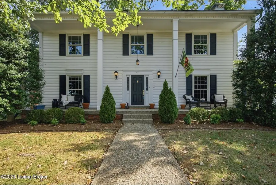 911 Thorpe Dr, Douglass Hills, KY 40243 - #2
