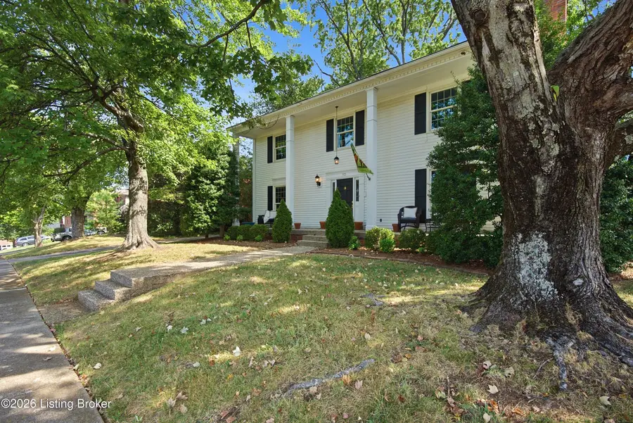 911 Thorpe Dr, Douglass Hills, KY 40243 - #3