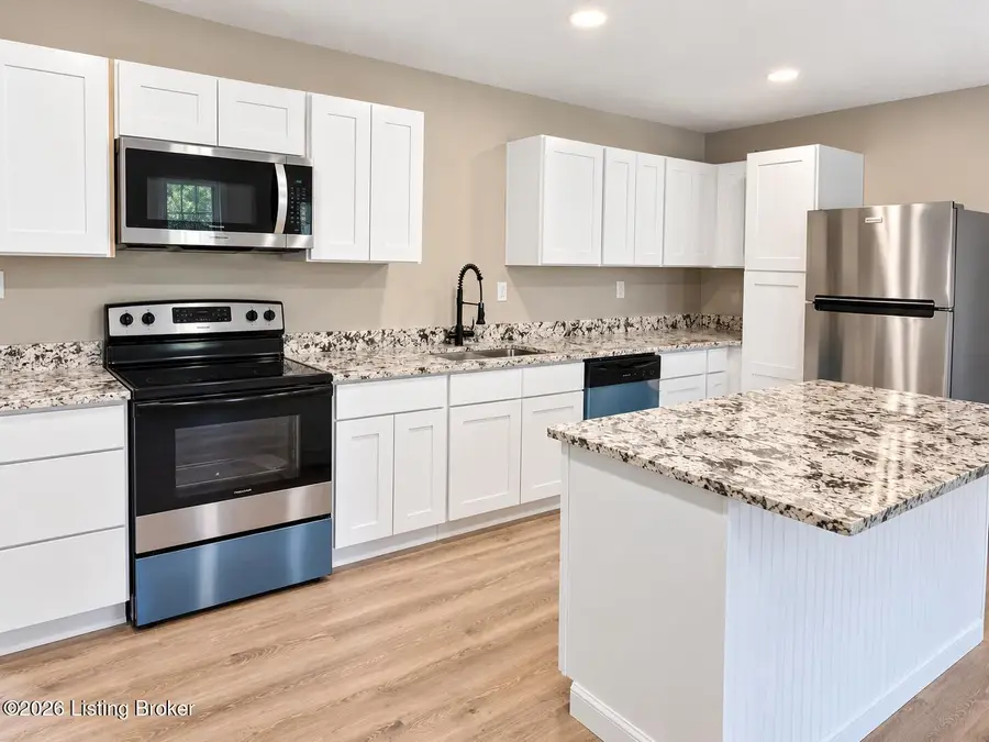 7204 Gaymont Dr, Louisville, KY 40214 - #3