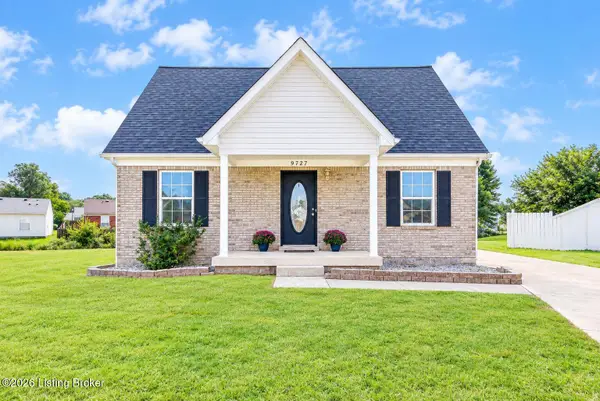 9727 Brooks Bend Rd, Louisville, KY 40258
