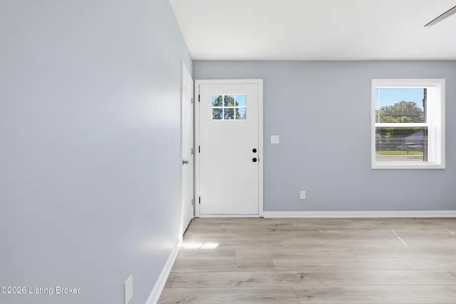 153 S Hickory Ln, Shepherdsville, KY 40165 - #3