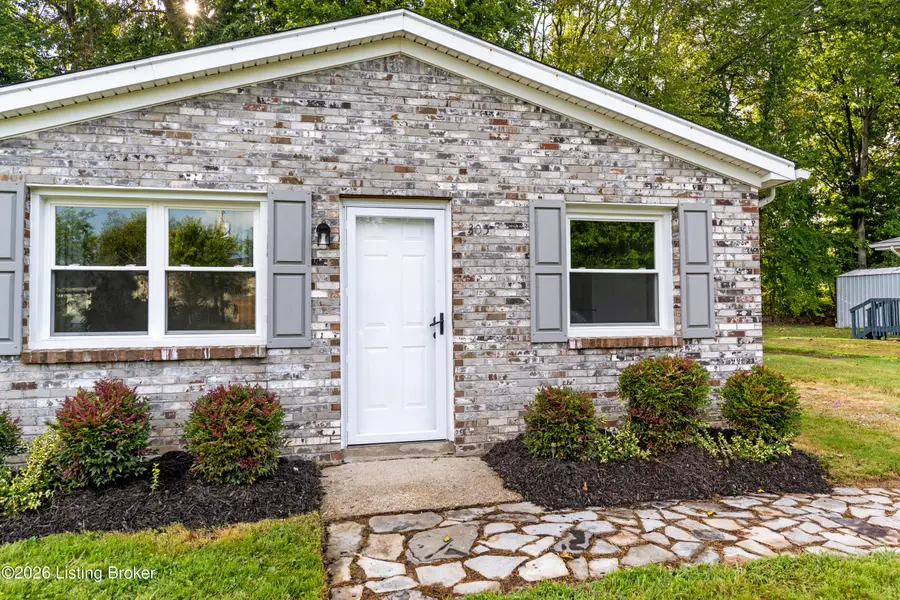 305 Melody Ln, Louisville, KY 40229 - #2